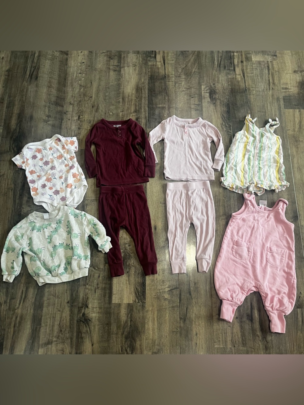 Old Navy And Others Mixed lot baby girls clothes 12-18 Months Lot